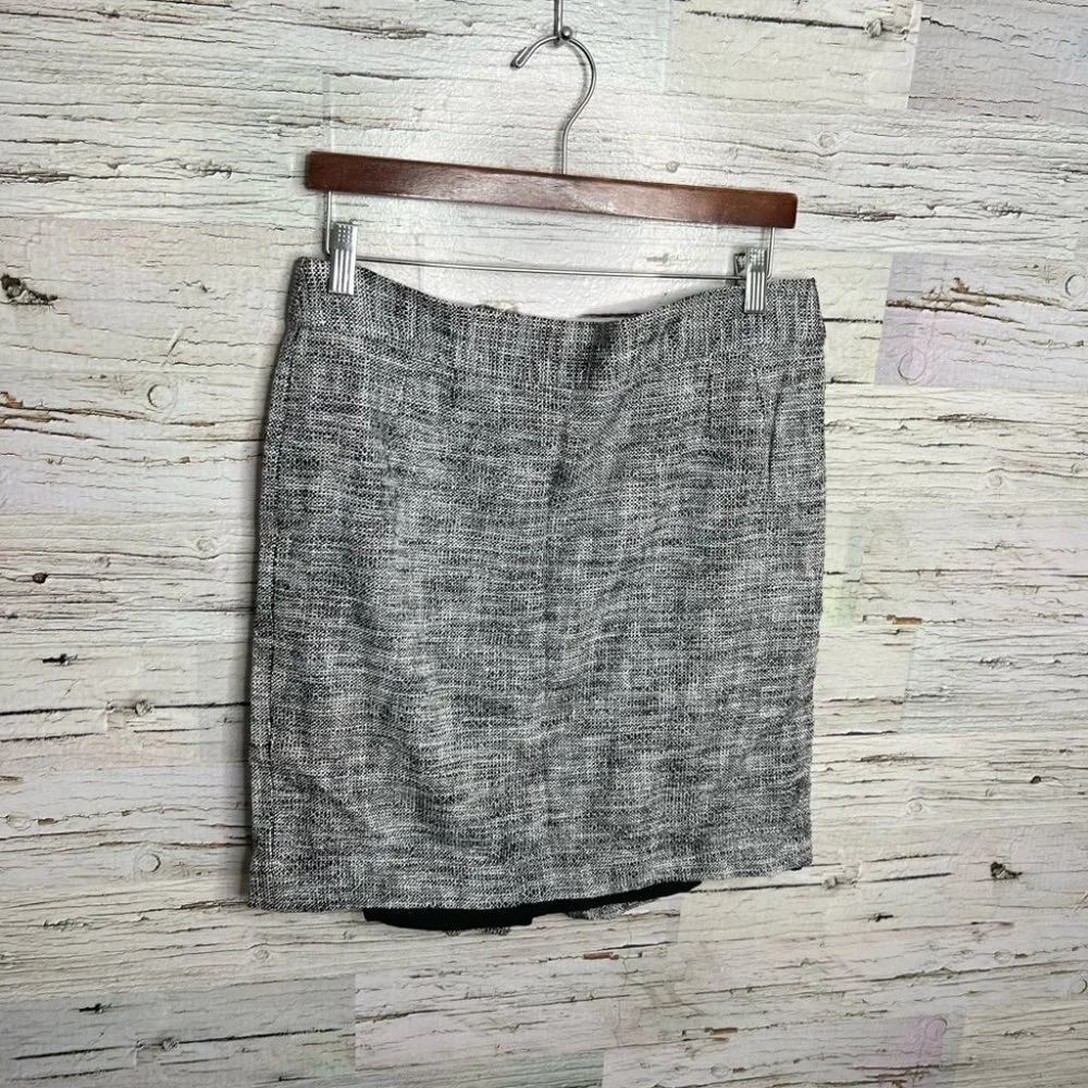 Banana republic gray mini skirt size 12